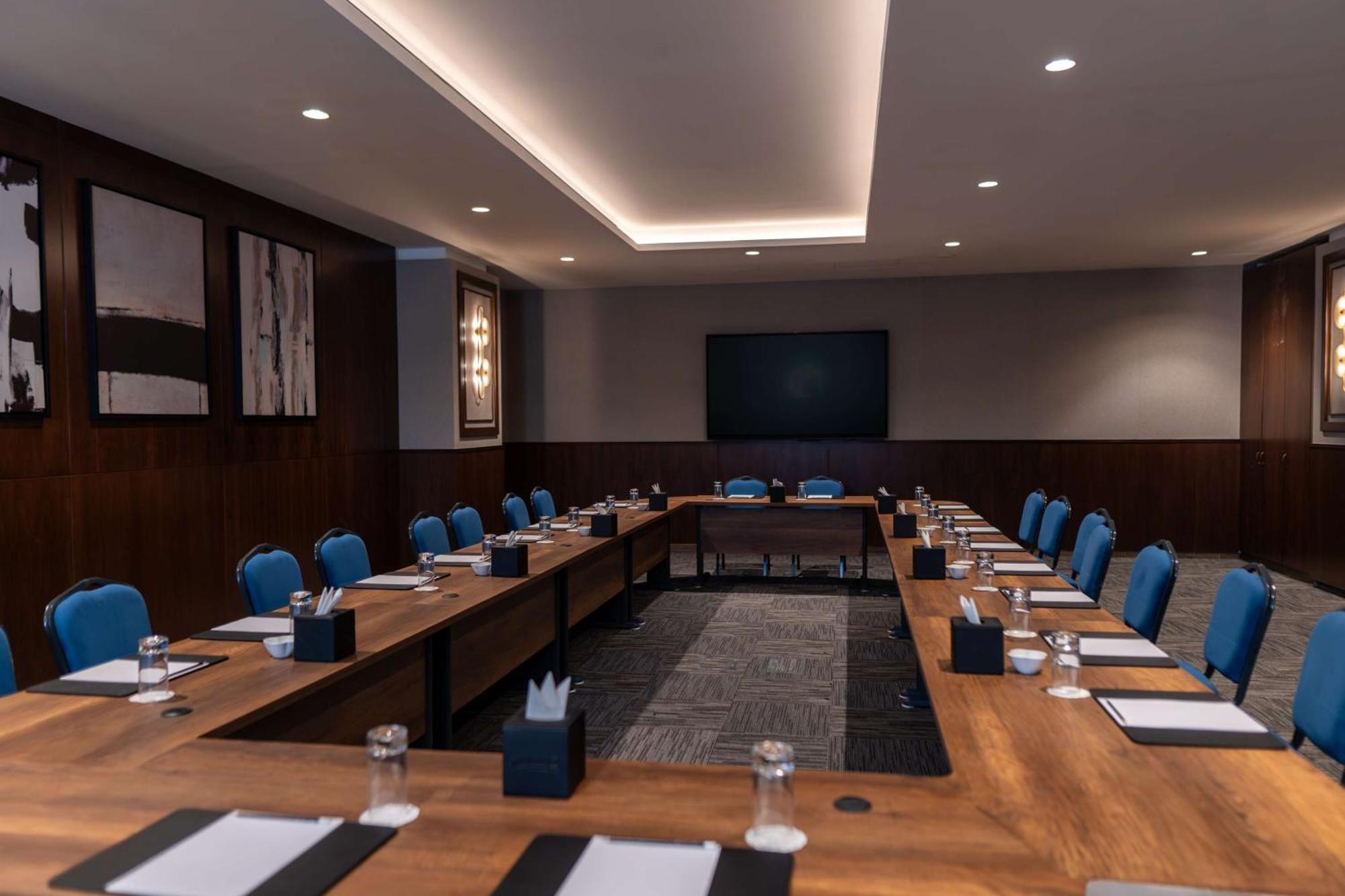 Radisson Blu Hotel, Amman Galleria Mall Exterior photo Meeting room